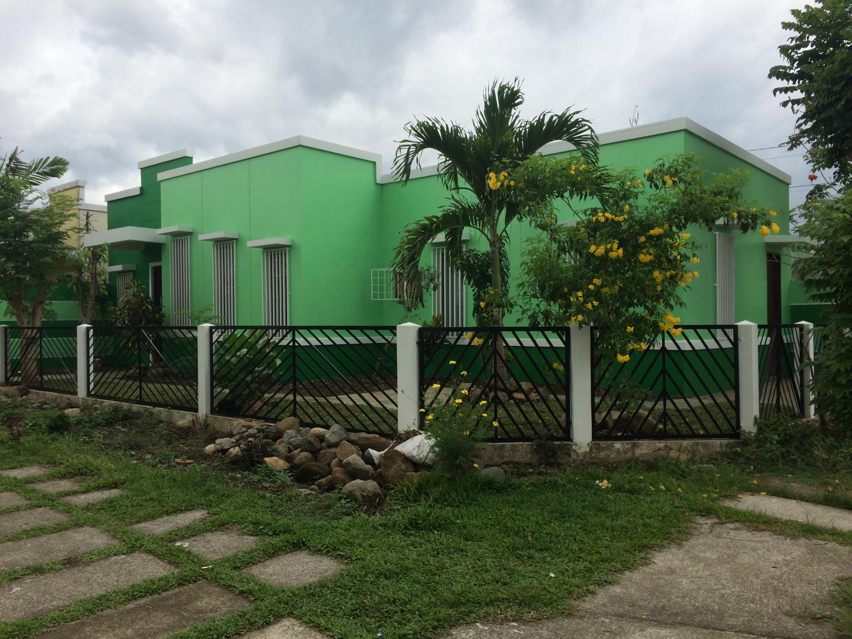 3 BR Bungalow House Near Sta. Fe Resorts For Rent - Negros4Nvest